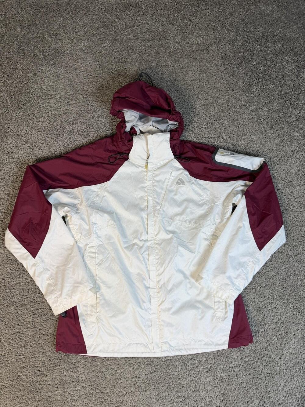 Nike ACG Jacket Womens M Maroon White Rain Coat Hooded Lined Water Resistant